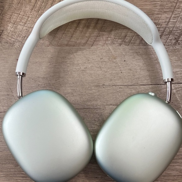 Apple AirPods Max (Green) - Picture 1 of 4